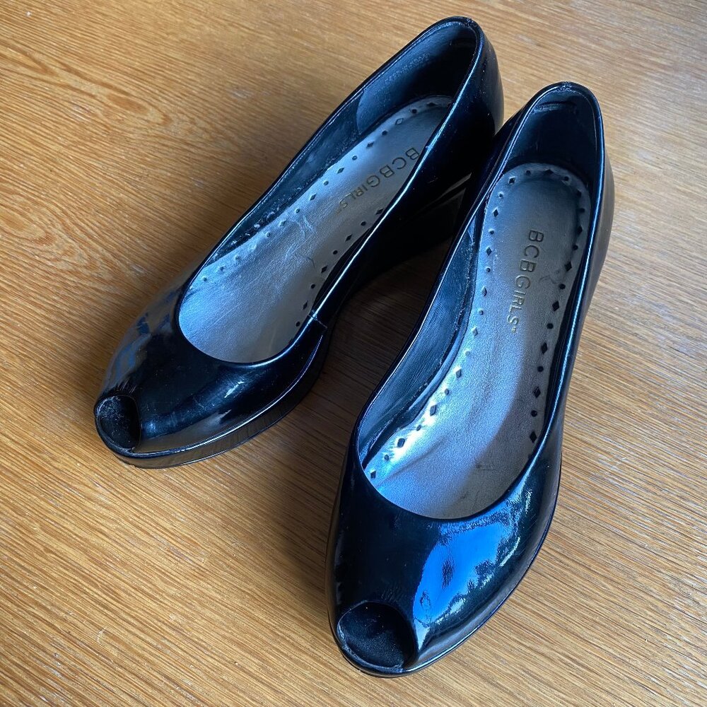 BCBGirls BCBG Womens Black Patent Leather Wedges 5 1/2-6